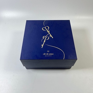 Caja de Regalo con Patrón Rojo y Dorado, Caja de Regalo de la Misma Marca y Estilo, Edición Limitada para Festividades, Caja de Regalo Exquisita - Product Image 2
