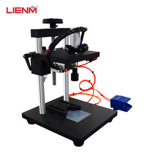 Machine manuelle de sertissage de bouteilles en verre de parfum Capsuleuse et presse <span class=keywords><strong>à</strong></span> collier Emballage Pulvérisateur aérosol Sertisseuse Équipement de pressage de capsulage - Product Image 1