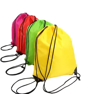 Personalizado Promocional Atacado Impermeável Poliéster Nylon Mochila, sacos de cordão com o seu logotipo para Crianças homens mulheres/