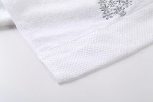 <span class=keywords><strong>Asciugamano</strong></span> natalizio personalizzabile 100% cotone Terry 120g Stock bianco con motivo sportivo ricamato - Product Image 4