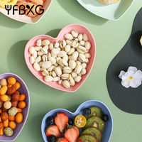 YFBXG Assiette à collation en paille de blé en forme de cœur, sans BPA, réutilisable, pour fruits, salades, bonbons, 4 couleurs, vaisselle de fête