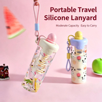 Bouteille d'eau portable en plastique avec paille et lanière, motif dessin animé mignon, anti-fuite, sans BPA, pour adultes et étudiants, usage quotidien, camping