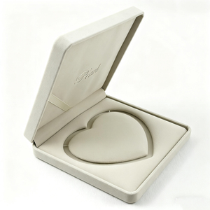 Boîtes à pâtisserie de gâteau de couleur et de logo personnalisés de qualité de luxe avec fermeture magnétique nouveau design en gros de papier velours enduit réutilisable - Product Image 1