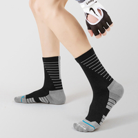 Chaussettes de sport de compression pour hommes et femmes, chaussettes athlétiques de performance, chaussettes rayées à semelle rembourrée, chaussettes de course à pied et de cyclisme