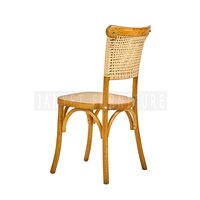 Vente en gros de chaise de salle à manger empilable à dossier en rotin de style rustique pour événement de mariage