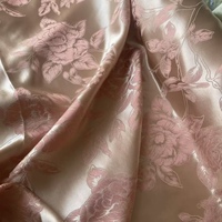 Wunderschönes Großblumen-Design Regulärer Stil Lagerware Rabattpreis Hochwertige Seiden-Jacquard-Stoffe für Kleidung und Kostüme