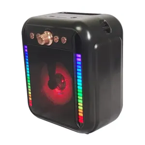 Speaker nirkabel portabel 4 inci, pengeras suara radio FM kotak pesta musik woofer nirkabel dengan mikrofon dan lampu kilat RGB