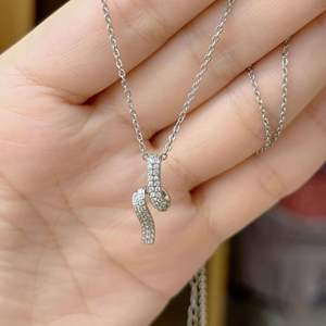 Collier en argent pur S925 avec pendentif en forme de clé magique entièrement serti de diamants, pendentif en diamant luxueux et breloques - Product Image 2