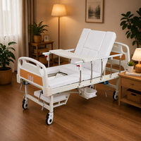 Lit médicalisé multifonctionnel et pratique avec roulettes et barres latérales pour toilettes, idéal pour les soins à domicile des patients