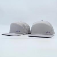Gorra de béisbol impermeable de 6 paneles con parche de PVC de goma y logo, perforaciones cortadas a láser personalizadas, gorra de golf de alto rendimiento Meillin con cuerda.