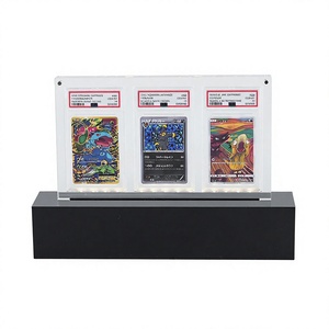 Support de Présentation de Cartes de Bureau Moderne à 3 Niveaux en Acrylique pour Cartes Pokémon - Product Image 1