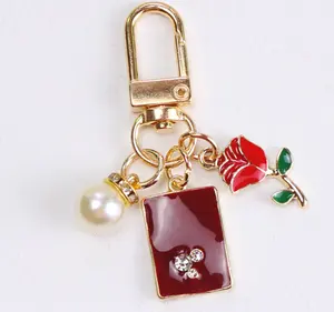 心形钥匙链带带锁锁扣钥匙链混合型石材黄金手工制作水晶钥匙链