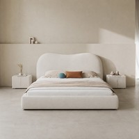 Lit plateforme King Size avec tête de lit en sherpa crème pour l'ameublement hôtelier
