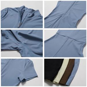 Mono deportivo de punto transpirable de manga corta con cremallera para mujer, ideal para verano, venta al por mayor - Product Image 6