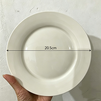 Assiette en céramique blanche style Ins, logo personnalisé imprimé, 20,5 cm, assiette à dîner en porcelaine pour café, hôtel, décoration intérieure, plat de petit-déjeuner