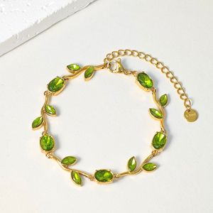 Nueva Pulsera de Titanio de Lujo Versátil con Corazón, Completamente Adornada con Circonitas, Chapada en Oro, Joyería de Alta Calidad para Mujer, Venta Directa de Fábrica al por Mayor - Product Image 3