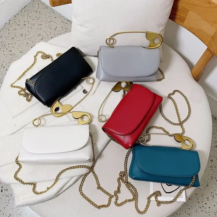 2021 fashion retro design vegan pu leather ladies bags crossbody handbags women clutch safety pin purse with chain