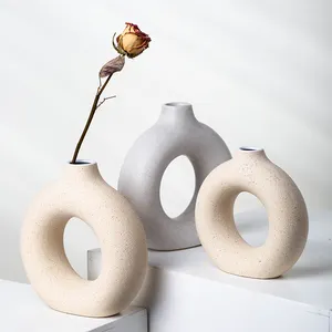 Yuanwang Nrdic Style Custom Ceramic Porcelain Vases Matte Round Circle Shape Vase For Home Decor