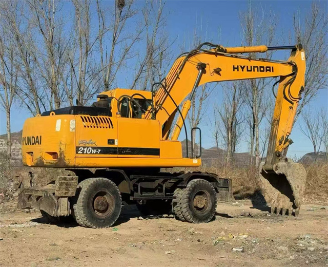 Used 21 Ton Hyundai 210W-7 Wheel Excavator with Cummins Engine and Motor Building Machinery in Stock