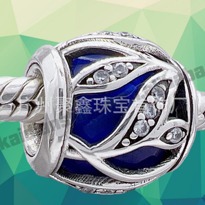 Pulsera Infantil Panjiadora de Plata de Ley 925 con Circonitas, Bañada en Platino, Serie Clásica Azul, con Dijes de Estrella, Luna y Copo de Nieve - Product Image 2