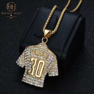 Collier pendentif <span class=keywords><strong>de</strong></span> maillot <span class=keywords><strong>de</strong></span> <span class=keywords><strong>football</strong></span> n ° 30 <span class=keywords><strong>de</strong></span> RH HIPHOP avec incrustation <span class=keywords><strong>de</strong></span> diamants en acier inoxydable plaqué or 18 carats Bijoux <span class=keywords><strong>de</strong></span> mode pour enfants - Product Image 4