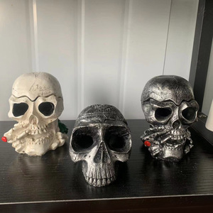 Cenicero de calavera inspirado en Grim Reaper, adorno gótico de escritorio, contenedor de resina para fumar, regalo atrevido para amantes del tema de películas de terror - Product Image 3