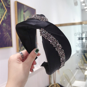 Nuovi accessori per fasce per <span class=keywords><strong>capelli</strong></span> primavera estate fascia per <span class=keywords><strong>capelli</strong></span> con avvolgimento a <span class=keywords><strong>strisce</strong></span> di diamanti nuova fascia per <span class=keywords><strong>capelli</strong></span> con bordo largo in tessuto tinta unita - Product Image 5