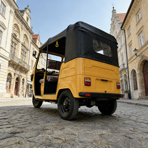 Tricycles à passagers à essence <span class=keywords><strong>6</strong></span> <span class=keywords><strong>places</strong></span> Véhicule Tuk-Tuk Tricycles motorisés pour les excursions touristiques Motocyclettes 200cc de puissance - Product Image 4