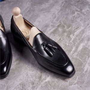 รองเท้าผู้ชายแบบสวมใส่สบาย ระบายอากาศได้ดี พื้นยางกันลื่น หัวเหลี่ยม/หัวแหลม  ผูกเชือก เหมาะสำหรับใส่ทำงานหรือลำลอง  คอลเลคชั่นใหม่ ฤดูใบไม้ผลิ/ฤดูร้อน - Product Image 2