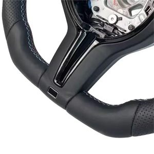 Volant de direction en fibre de carbone automobile d'usine avec chauffage Garniture en fibre de carbone en nid d'abeille et bande blanche nette pour BMW - Product Image 4