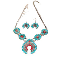 Parure de bijoux vintage western turquoise, collier statement Squash Blossom et boucles d'oreilles pendantes, ensemble collier et boucles d'oreilles rétro en pierre rouge