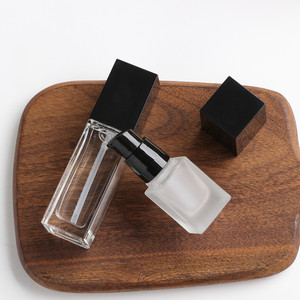 Fábrica de lujo vacío 15ml 20ml 30ml 40ml cuadrado transparente cosmético loción botella de base líquida de vidrio con tapa de bomba tapa Capd - Product Image 6