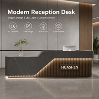 Comptoir de réception asymétrique en bois avec éclairage LED chaud, plaque de logo en bois personnalisée, comptoir de caisse pour bureau et hôtel