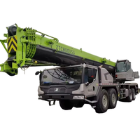 Grue mobile hydraulique ZTC800VS562 à flèche principale en U à cinq sections pour levage de charges lourdes sur chantier urbain