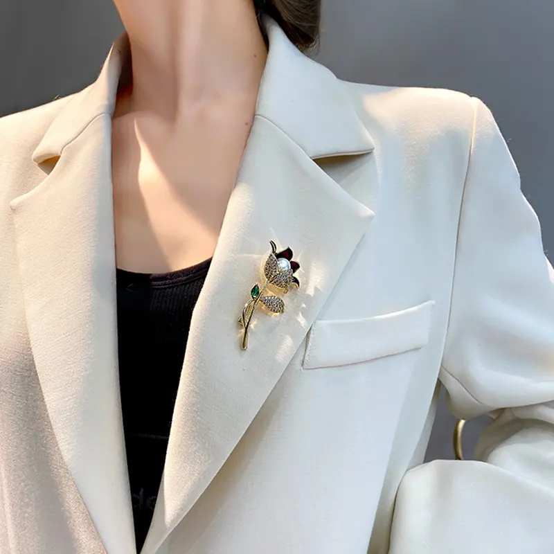 Women Elegant Crystal Clip Scarf Buckle Pin Flower Pearl Mixed Brooch Glitter Diamond Brooches