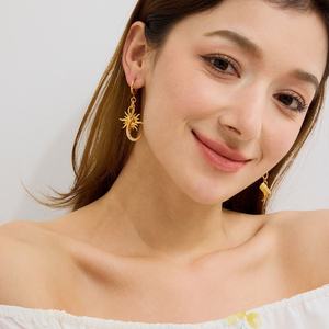 Boucles d'oreilles pendantes tendance en acier inoxydable haut de gamme, motif papillon et lune, style européen et américain, plaqué or, pour femme, anniversaire - Product Image 4