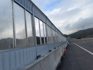 Isolamento acustico eccellente della macchina per la riduzione del rumore del cantiere del metallo del bordo della barriera del suono del ponte e dell'autostrada - Product Image 4