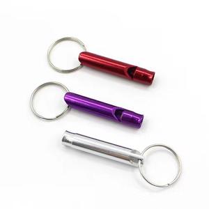 นกหวีดอลูมิเนียมอัลลอยด์ขนาด 4.5 ซม. พวงกุญแจเอาตัวรอดแบบกะทัดรัดพร้อมตัวปลดเร็ว สีสุ่ม - Product Image 1