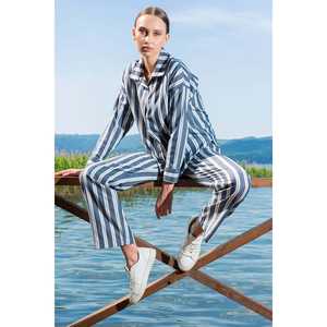 ชุดนอนผ้าฝ้ายวิสโคสสำหรับผู้หญิง คอวี แขนยาว ติดกระดุมทั้งตัว กระเป๋าเสื้อและกางเกง ใส่สบาย - Product Image 2