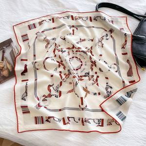 Luxuriöser Maßgefertigter Schal Vintage Metallkette mit Tiermuster-Design Schal Saphirblau Twill Quadratischer Pferde-Print Schals - Product Image 2