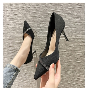 Solo con nuevos zapatos puntiagudos de diamantes de imitación Tacones de aguja de boca ligera Zapatos de tacón de mujer para mujer - Product Image 2