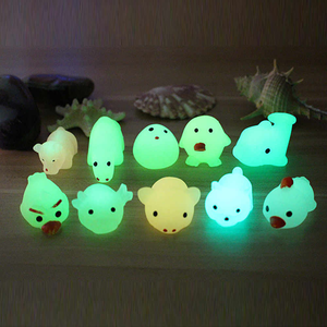 Animaux personnalisés qui brillent dans le noir, petits jouets en PVC - Product Image 1