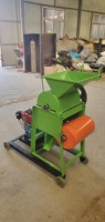Machine à éplucher les arachides au Nigeria