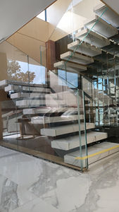 Venta al por mayor de <span class=keywords><strong>escaleras</strong></span> flotantes voladoras con peldaños de madera maciza diseño tridimensional forma espiral material de hierro pasamanos de vidrio - Product Image 5