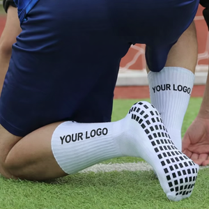 उच्च गुणवत्ता वाली विरोधी पर्ची कस्टम पकड़ मोजे डिजाइनर खेल फुटबॉल मोजे पुरुषों के लिए कस्टम लोगो फुटबॉल पकड़ मोजे - Product Image 3