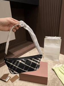 กระเป๋าสตางค์ดีไซเนอร์สไตล์วินเทจสีทึบกระเป๋าสะพายไหล่ไหล่ข้างเดียวใหม่กระเป๋าผู้หญิงแบบถือ - Product Image 4