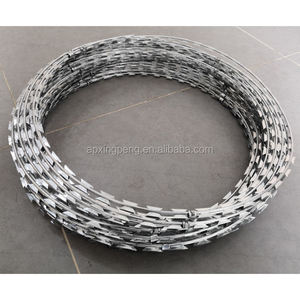 Fil de rasoir en accordéon en acier Fil de fer barbelé galvanisé avec protection de fil à <span class=keywords><strong>lames</strong></span> enduit de <span class=keywords><strong>PVC</strong></span> - Product Image 3