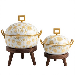 Olla de Lujo Blanca con Diseño Floral Amarillo, con Base de Madera, Cacerola Esmaltada con Asa Dorada, Regalo para Ramadán - Product Image 1