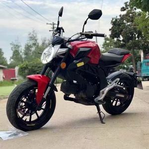 รถมอเตอร์ไซค์สตรีท 300 ซีซี ระบายความร้อนด้วยน้ำ สำหรับการเดินทางในเมือง ลดราคาพิเศษ! รับทำโลโก้ตามสั่งจากโรงงาน เหมาะสำหรับคนมีตารางงานแน่น - Product Image 2