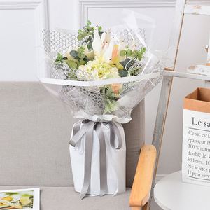 Papier d'emballage pour fleurs en plastique OPP imperméable de style coréen 56*56cm pour emballer un bouquet de fleurs - Product Image 5